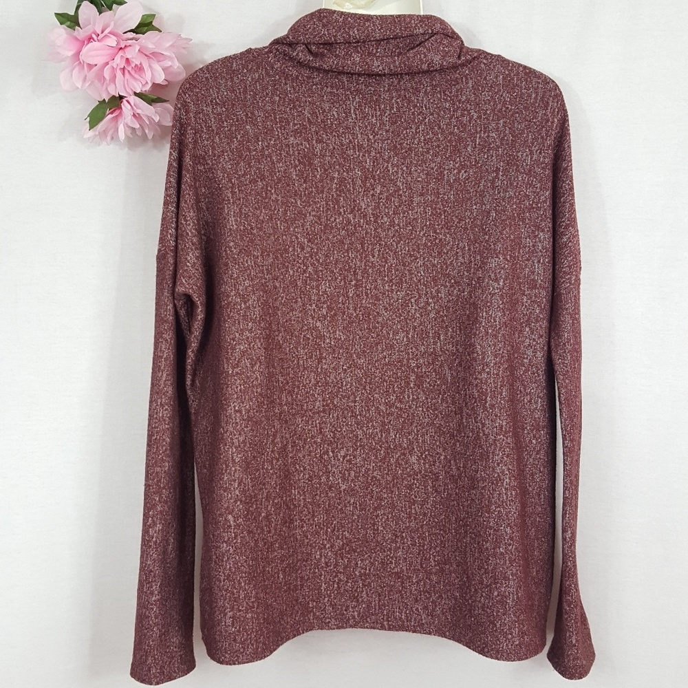 Everly Maroon Turtleneck Sweater M - Picture 2 of 4
